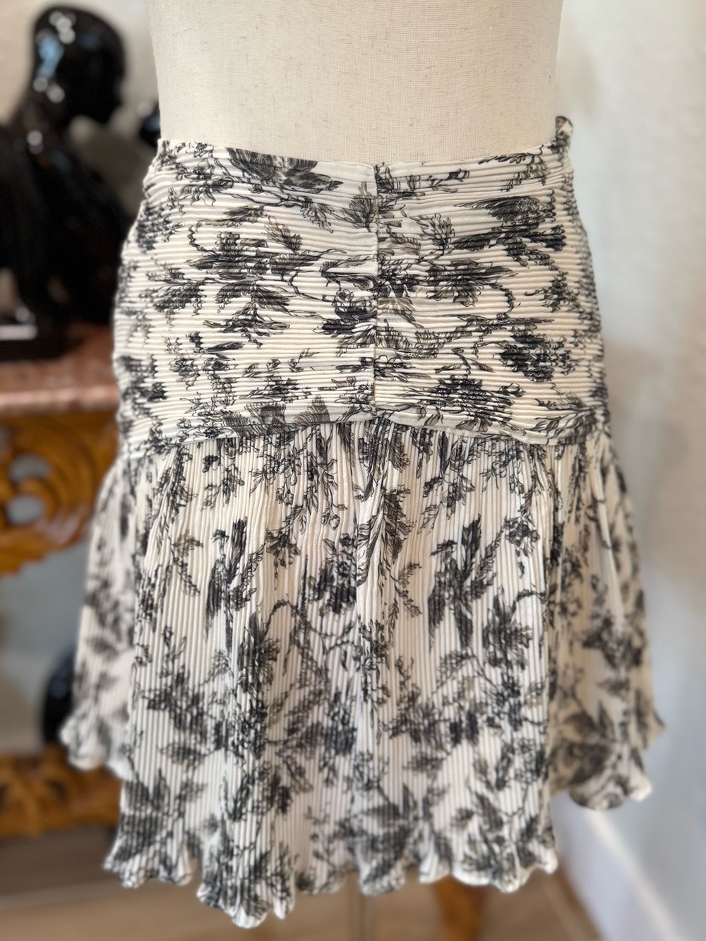 Express Black and White Floral Pleated Mini Skirt